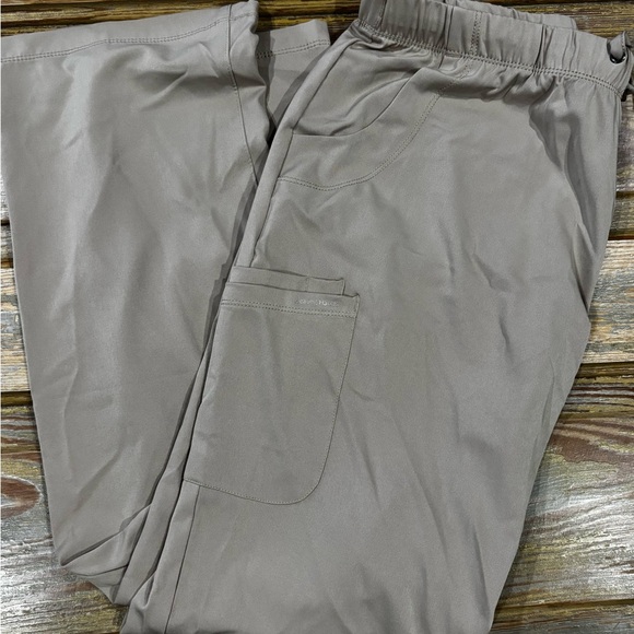 Tan V-Neck Scrub Set - Picture 4 of 5